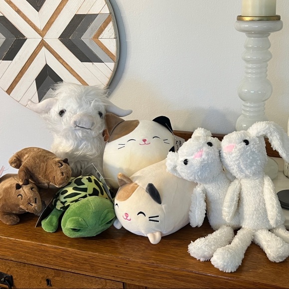 Other - Plush Toy Collection with Cats and Bunnies